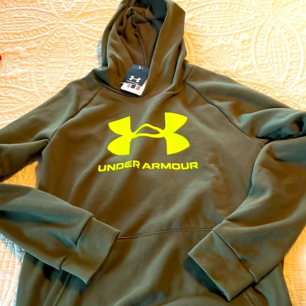 Army green Under Armour YXL hoodie.  NWT!!!